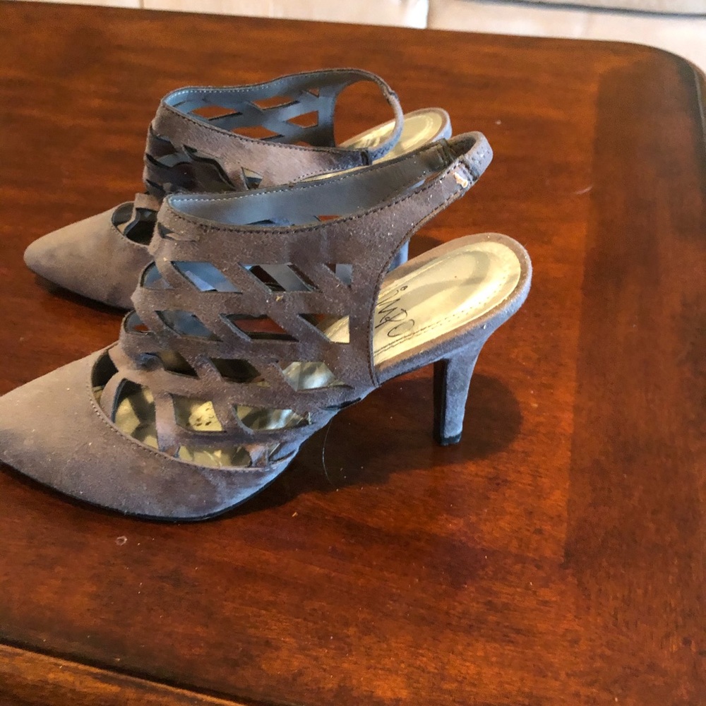 Gray suede heels sz 6